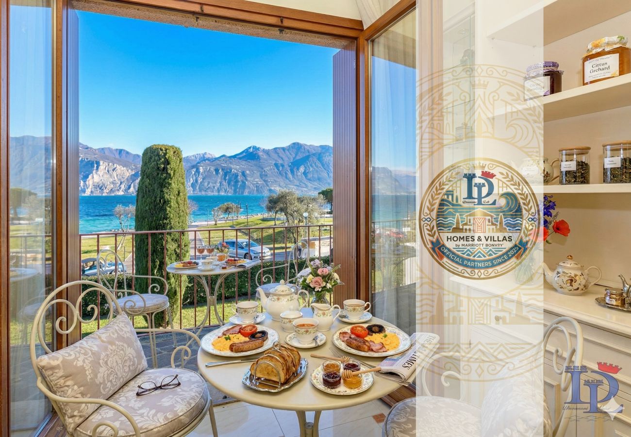 Apartment in Sirmione - 74 Desenzanoloft Eden LAKE VIEW AND PRIVATE BEACH