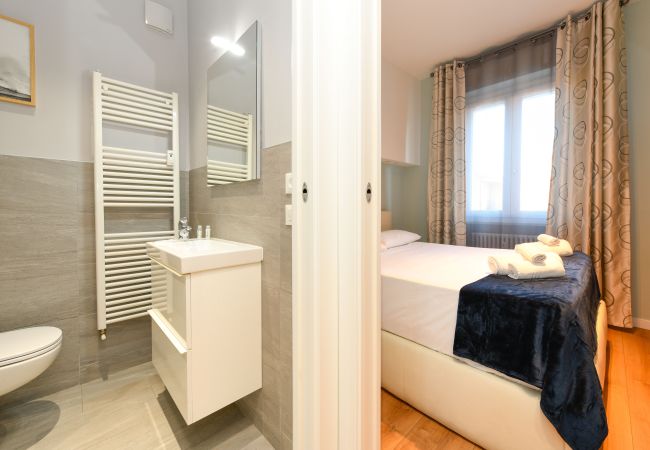 Apartment in Desenzano del Garda - 09 - A CASA DI GIOVANNA Apartment in Desenzano del Garda - 09 - A CASA DI GIOVANNA