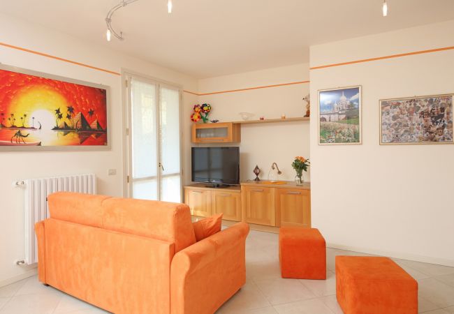 Apartment in Salò - Il Cedro by Garda FeWo Apartment in Salò - Il Cedro by Garda FeWo