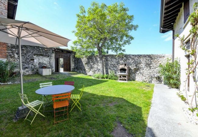 Villa in Salò - Casale Lucrezia by Garda FeWo Villa in Salò - Casale Lucrezia by Garda FeWo