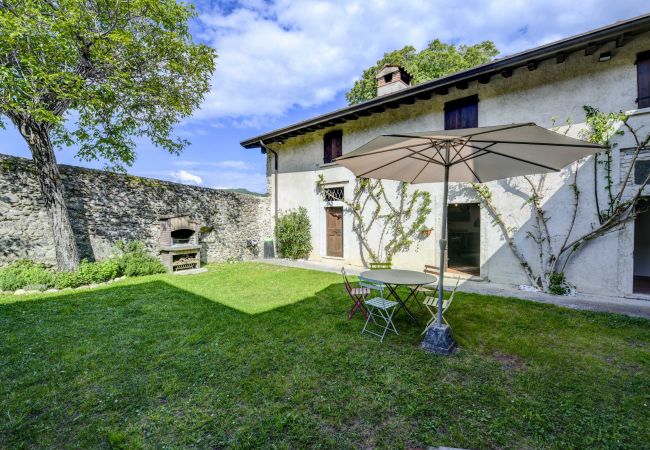 Villa in Salò - Casale Lucrezia by Garda FeWo Villa in Salò - Casale Lucrezia by Garda FeWo