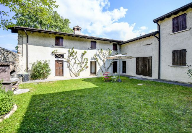 Villa in Salò - Casale Lucrezia by Garda FeWo Villa in Salò - Casale Lucrezia by Garda FeWo
