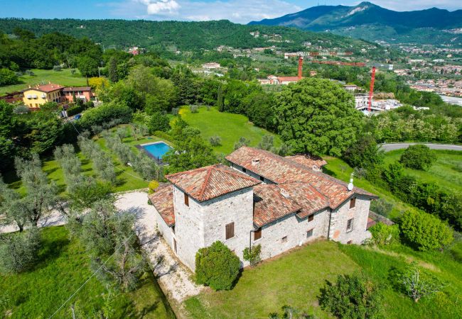 Villa in Salò - Casale Lucrezia by Garda FeWo Villa in Salò - Casale Lucrezia by Garda FeWo