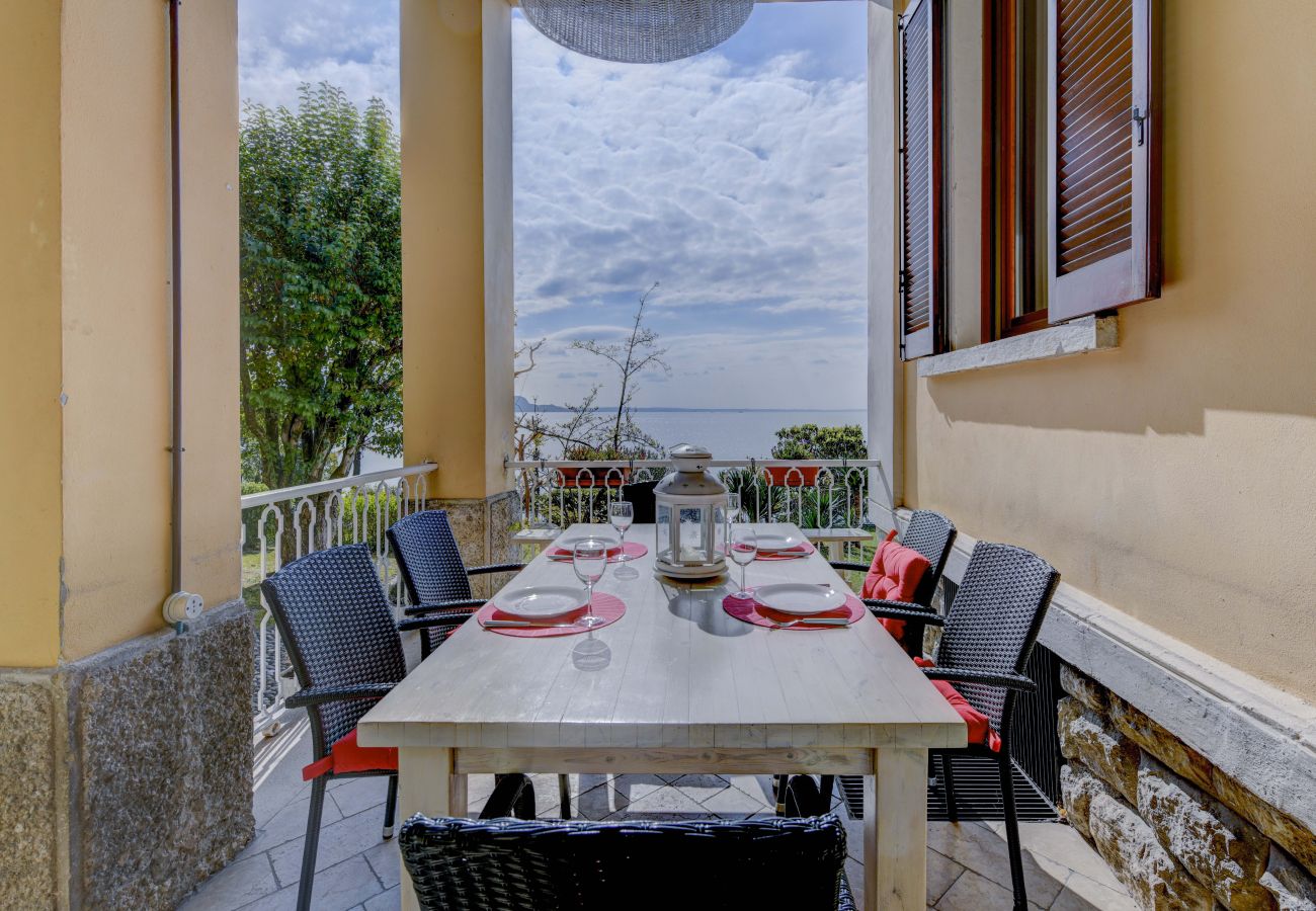 Villa in Gardone Riviera - Villa Magnolia a Lago by Garda FeWo