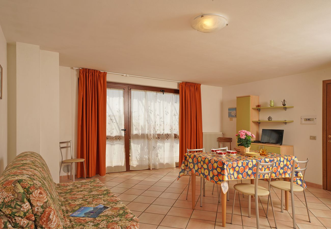 Apartment in Tignale - Sole