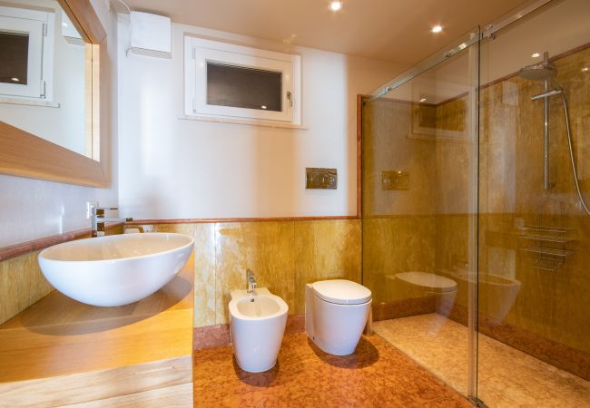 Apartment in Toscolano-Maderno - Cà Rossa - Ibisco by Garda FeWo Apartment in Toscolano-Maderno - Cà Rossa - Ibisco by Garda FeWo
