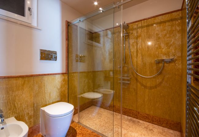 Apartment in Toscolano-Maderno - Cà Rossa - Ibisco by Garda FeWo Apartment in Toscolano-Maderno - Cà Rossa - Ibisco by Garda FeWo