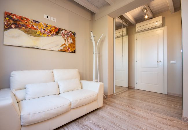Apartment in Toscolano-Maderno - Cà Rossa - Ibisco by Garda FeWo Apartment in Toscolano-Maderno - Cà Rossa - Ibisco by Garda FeWo