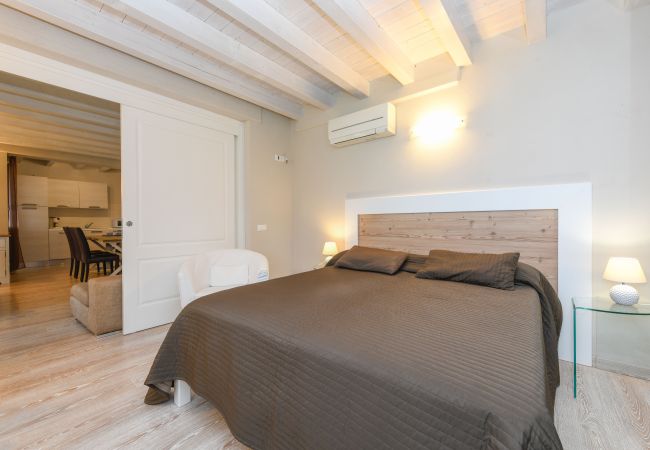 Apartment in Toscolano-Maderno - Cà Rossa - Ibisco by Garda FeWo Apartment in Toscolano-Maderno - Cà Rossa - Ibisco by Garda FeWo