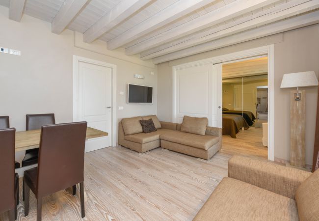 Apartment in Toscolano-Maderno - Cà Rossa - Ibisco by Garda FeWo Apartment in Toscolano-Maderno - Cà Rossa - Ibisco by Garda FeWo