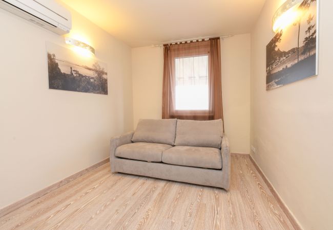 Apartment in Toscolano-Maderno - Cà Rossa - Ibisco by Garda FeWo Apartment in Toscolano-Maderno - Cà Rossa - Ibisco by Garda FeWo