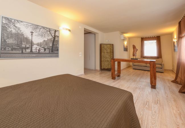 Apartment in Toscolano-Maderno - Cà Rossa - Ibisco by Garda FeWo Apartment in Toscolano-Maderno - Cà Rossa - Ibisco by Garda FeWo