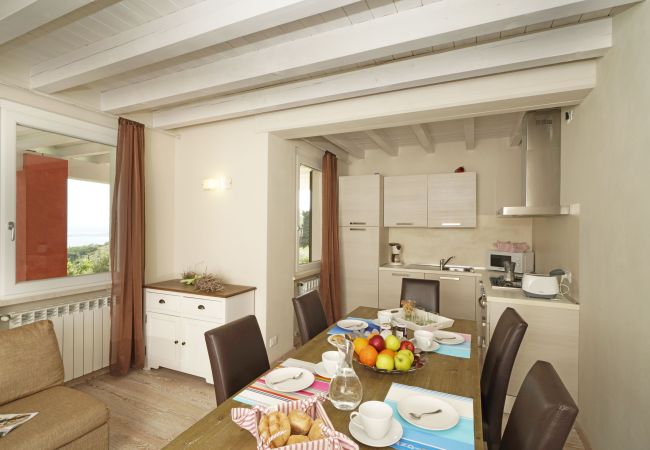 Apartment in Toscolano-Maderno - Cà Rossa - Ibisco by Garda FeWo Apartment in Toscolano-Maderno - Cà Rossa - Ibisco by Garda FeWo