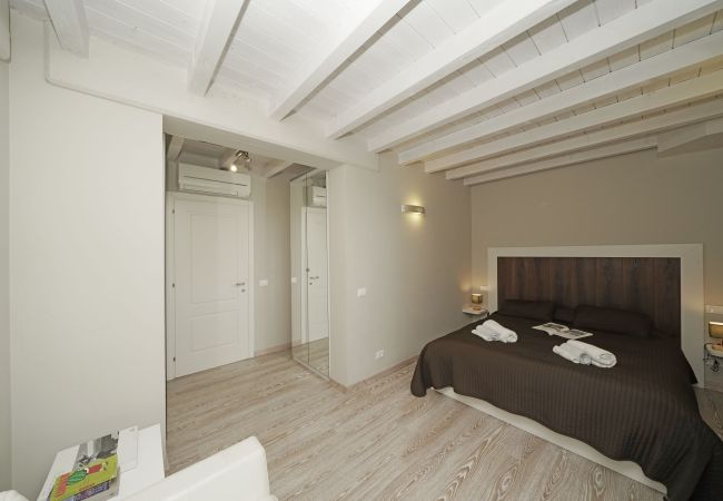 Apartment in Toscolano-Maderno - Cà Rossa - Ibisco by Garda FeWo Apartment in Toscolano-Maderno - Cà Rossa - Ibisco by Garda FeWo