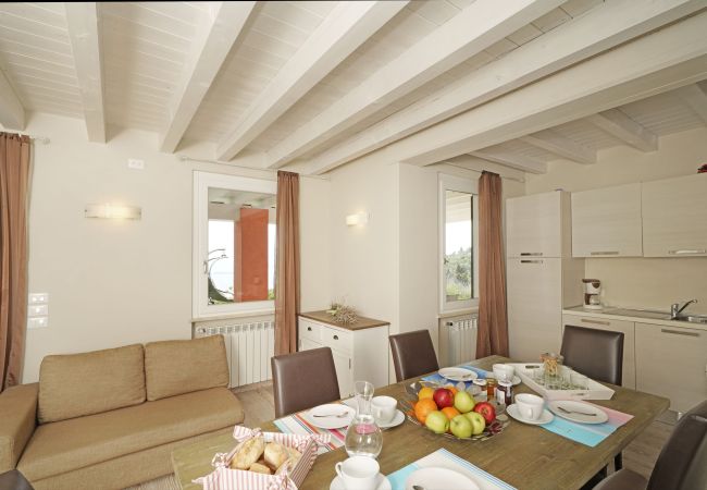 Apartment in Toscolano-Maderno - Cà Rossa - Ibisco by Garda FeWo Apartment in Toscolano-Maderno - Cà Rossa - Ibisco by Garda FeWo