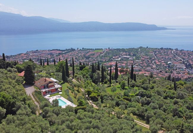 Apartment in Toscolano-Maderno - Cà Rossa - Ibisco by Garda FeWo Apartment in Toscolano-Maderno - Cà Rossa - Ibisco by Garda FeWo