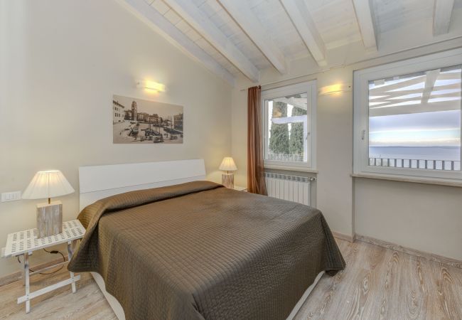 Apartment in Toscolano-Maderno - Cà Rossa - Orchidea 1 by Garda FeWo