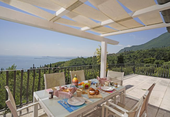 Apartment in Toscolano-Maderno - Cà Rossa - Orchidea 1 by Garda FeWo Apartment in Toscolano-Maderno - Cà Rossa - Orchidea 1 by Garda FeWo