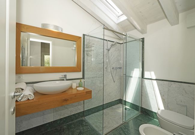 Apartment in Toscolano-Maderno - Cà Rossa - Orchidea 1 by Garda FeWo Apartment in Toscolano-Maderno - Cà Rossa - Orchidea 1 by Garda FeWo