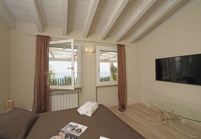 Apartment in Toscolano-Maderno - Cà Rossa - Orchidea 1 by Garda FeWo Apartment in Toscolano-Maderno - Cà Rossa - Orchidea 1 by Garda FeWo