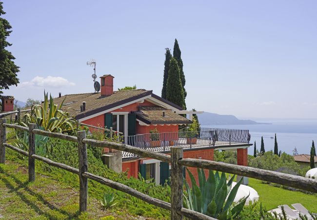 Apartment in Toscolano-Maderno - Cà Rossa - Orchidea 1 by Garda FeWo Apartment in Toscolano-Maderno - Cà Rossa - Orchidea 1 by Garda FeWo