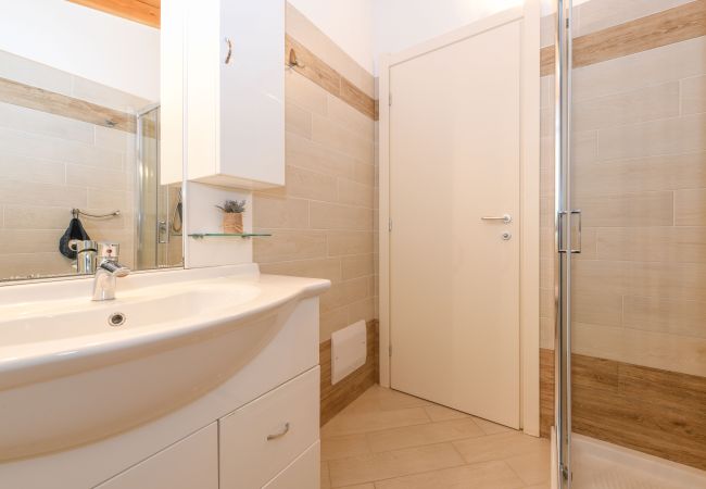 Apartment in Tignale - .melograno by Garda FeWo Apartment in Tignale - .melograno by Garda FeWo