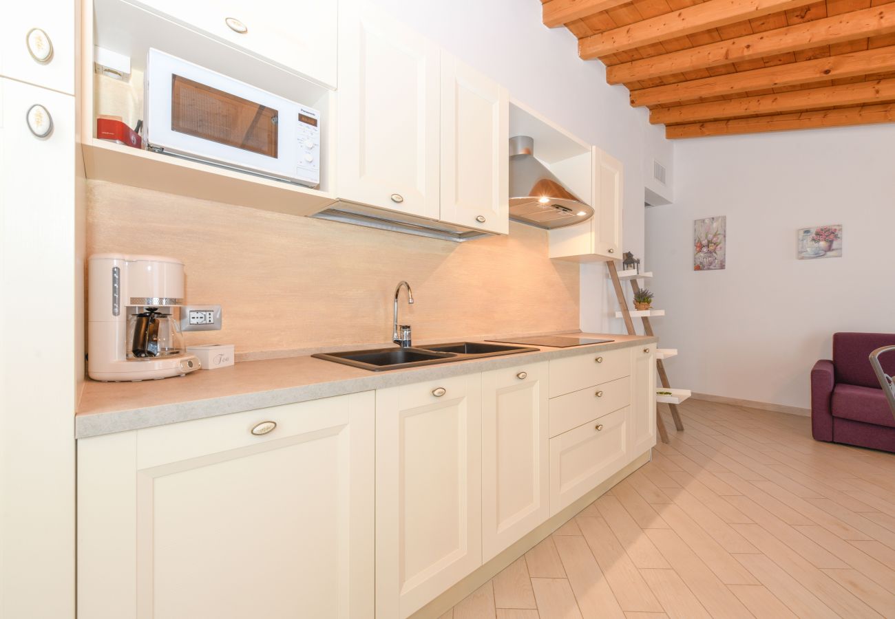 Apartment in Tignale - .melograno