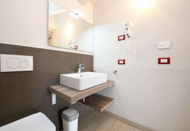 Terraced House in Manerba del Garda - Gardaliva - Red duplex 2 by Garda FeWo Terraced House in Manerba del Garda - Gardaliva - Red duplex 2 by Garda FeWo