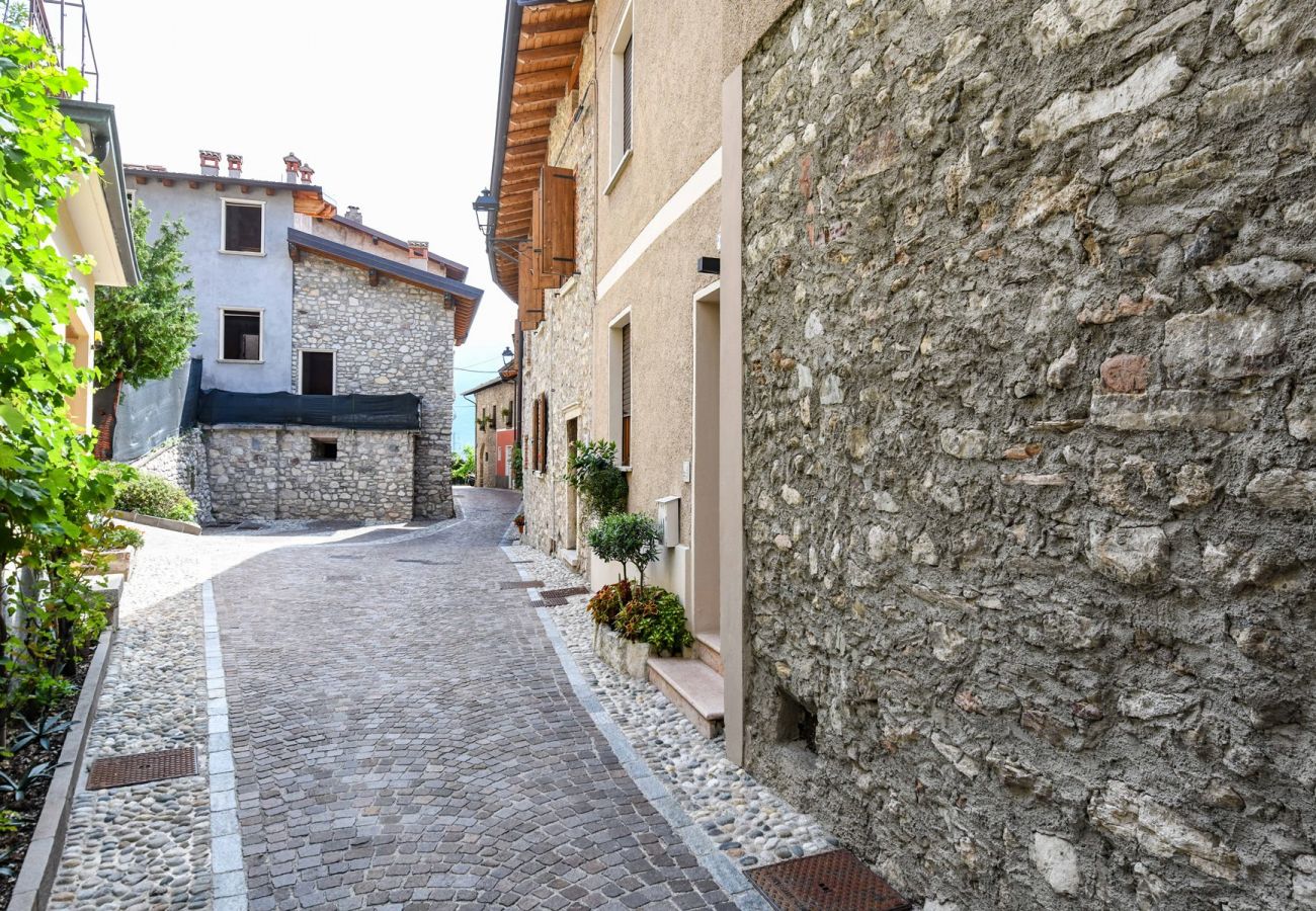 Apartment in Tignale - Rustico Minichètto - La Vigna by Garda FeWo