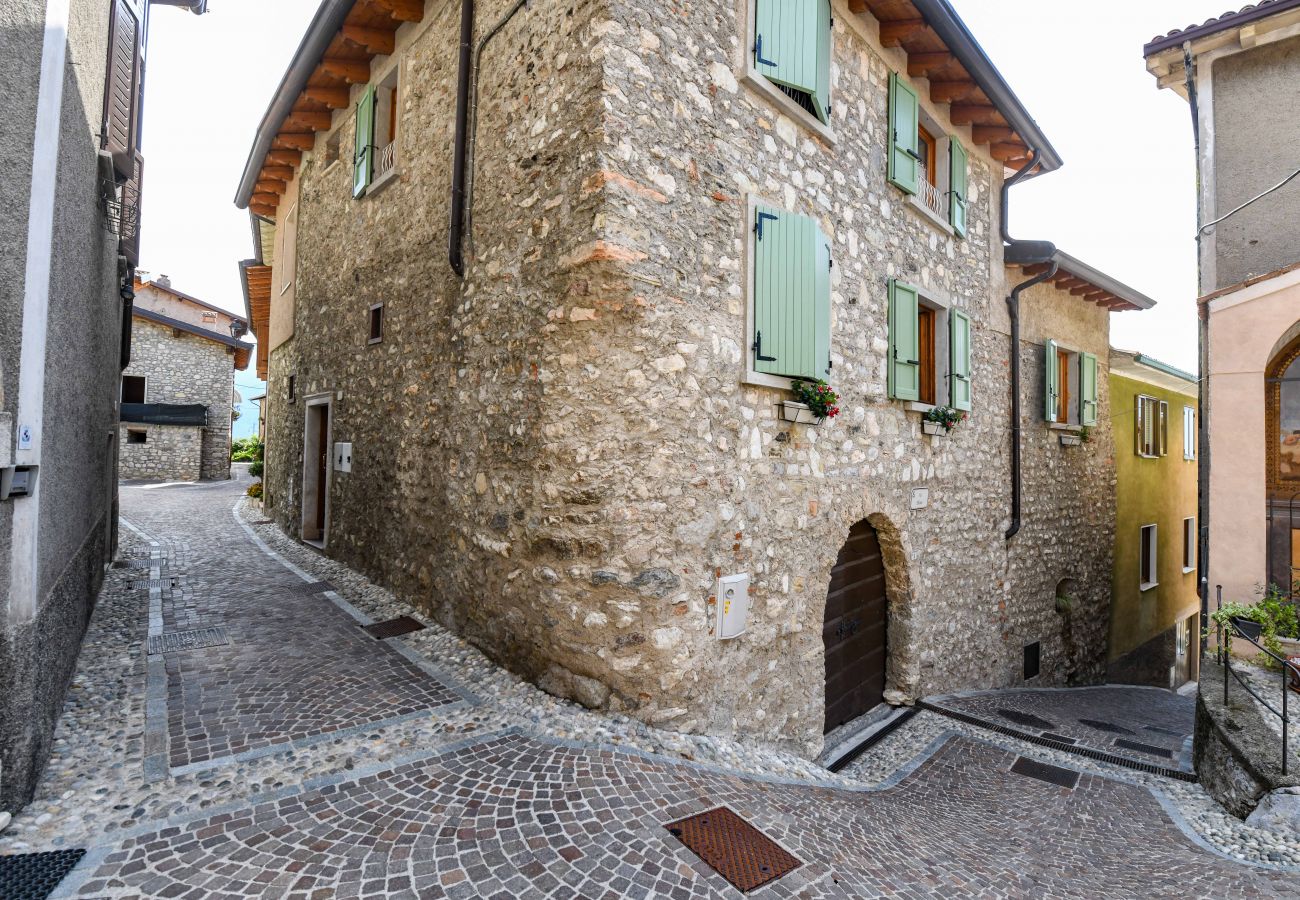 Apartment in Tignale - Rustico Minichètto - La Vigna by Garda FeWo