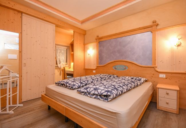 Apartment in Tignale - Conte - adults only apartment Apartment in Tignale - Conte - adults only apartment