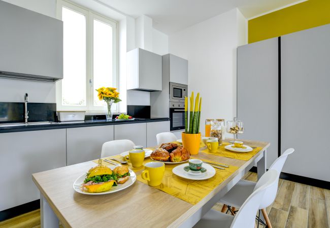 Apartment in Desenzano del Garda - 77 -  Collo lungo Giallo Apartment in Desenzano del Garda - 77 -  Collo lungo Giallo