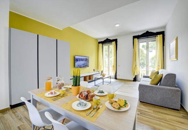 Apartment in Desenzano del Garda - 77 -  Collo lungo Giallo Apartment in Desenzano del Garda - 77 -  Collo lungo Giallo