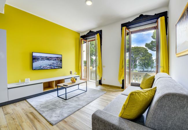 Apartment in Desenzano del Garda - 77 -  Collo lungo Giallo Apartment in Desenzano del Garda - 77 -  Collo lungo Giallo