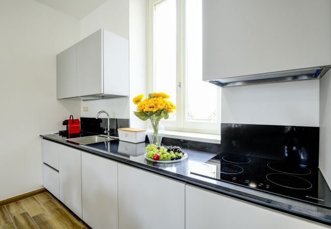 Apartment in Desenzano del Garda - 77 -  Collo lungo Giallo Apartment in Desenzano del Garda - 77 -  Collo lungo Giallo