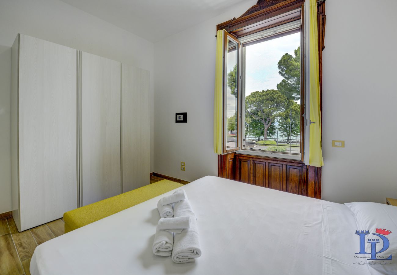 Apartment in Desenzano del Garda - 77 -  Collo lungo Giallo