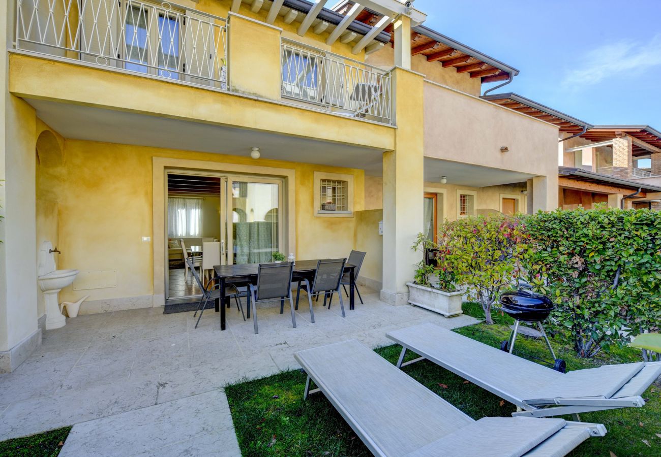 Apartment in Manerba del Garda - Casa della Romantica by Garda FeWo