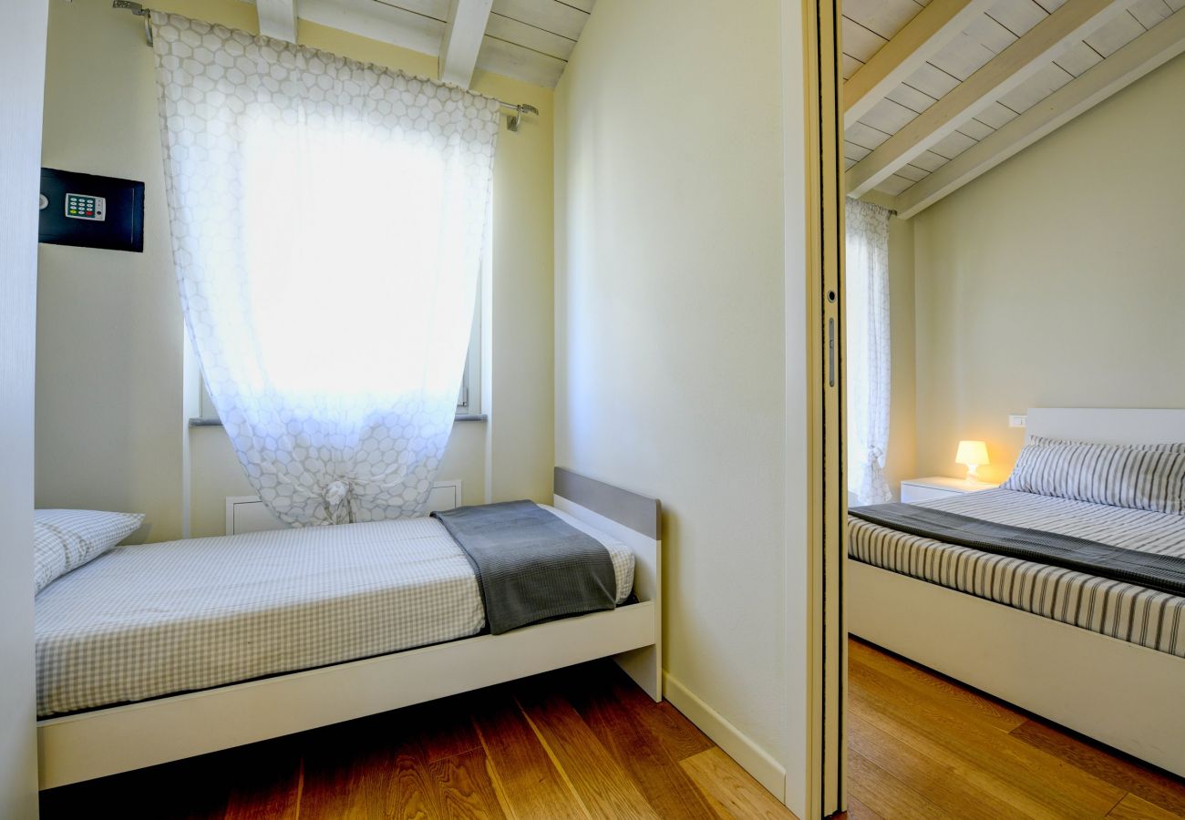 Apartment in Manerba del Garda - Casa della Romantica by Garda FeWo