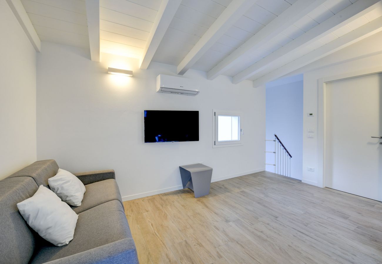 Apartment in Toscolano-Maderno - Maison Bellini 3 by Garda FeWo