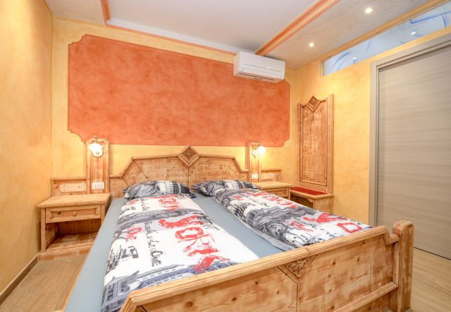 Apartment in Tignale - Regina - adults only apartment