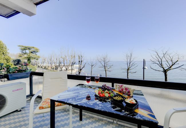 Apartment in Desenzano del Garda - 28-Desenzanoloft : CHARMING ON THE LAKE Apartment in Desenzano del Garda - 28-Desenzanoloft : CHARMING ON THE LAKE