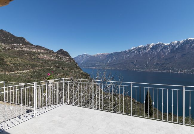 Apartment in Tignale - .Glicine by Garda FeWo Apartment in Tignale - .Glicine by Garda FeWo