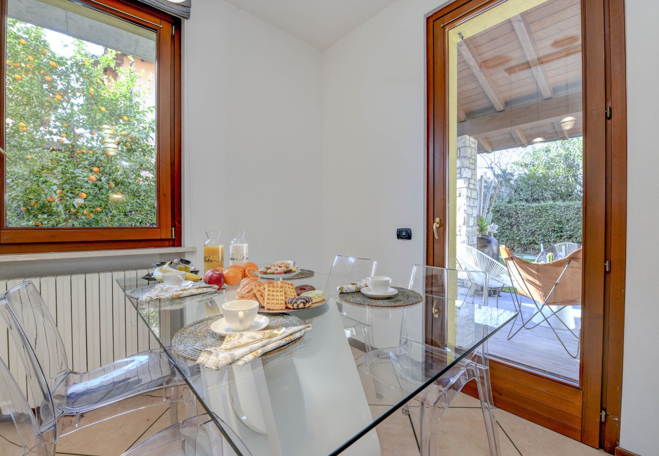 Villa in Desenzano del Garda - 20- LUXURYSUITE WITH JACUZZI AND GARDEN