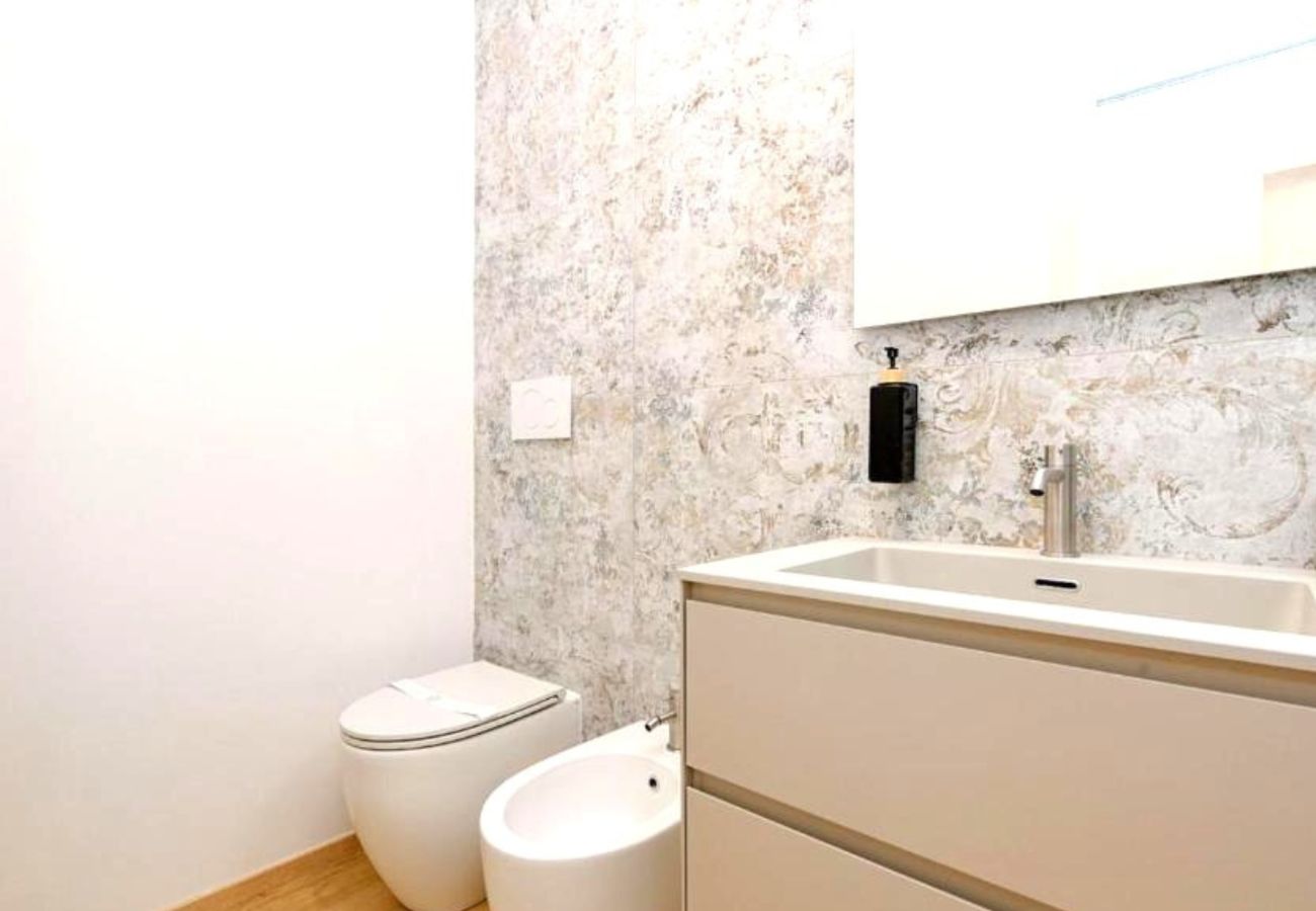 Apartment in Desenzano del Garda - 81 - The Lake Giant