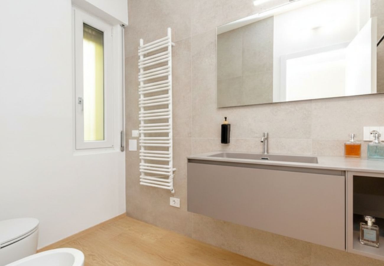 Apartment in Desenzano del Garda - 81 - The Lake Giant