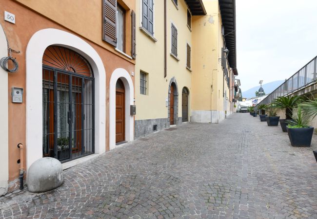 Apartment in Salò - Appartamento Alfredo by Garda FeWo Apartment in Salò - Appartamento Alfredo by Garda FeWo