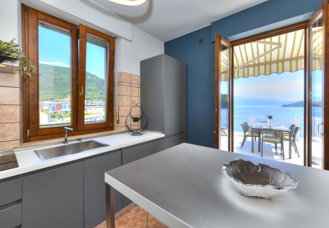 Apartment in Salò - La Vela Deluxe by Garda FeWo Apartment in Salò - La Vela Deluxe by Garda FeWo