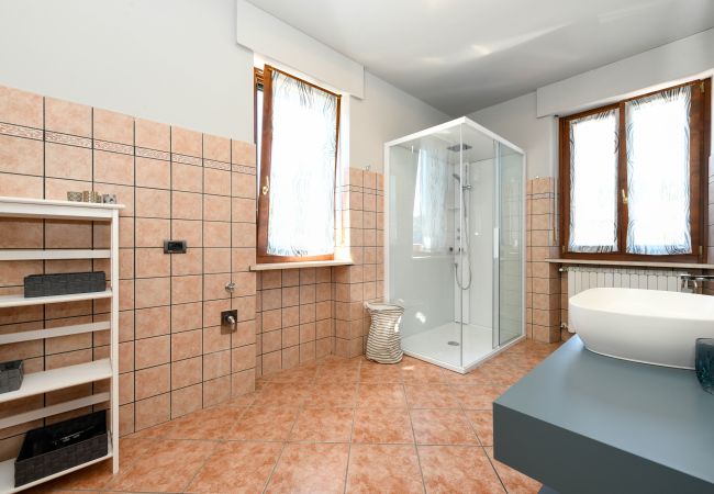 Apartment in Salò - La Vela Deluxe by Garda FeWo Apartment in Salò - La Vela Deluxe by Garda FeWo