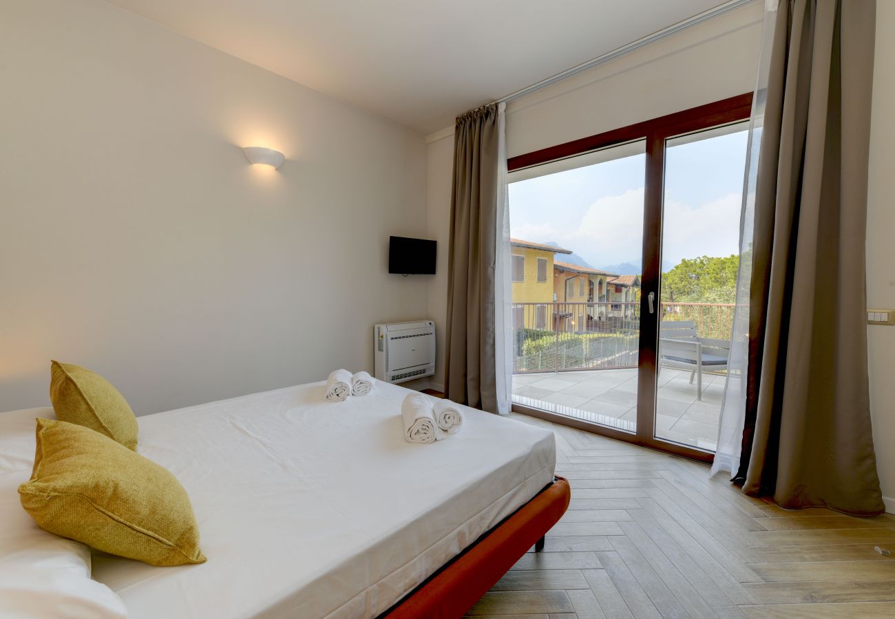 Terraced House in Manerba del Garda - Gardaliva 7 by the Lake
