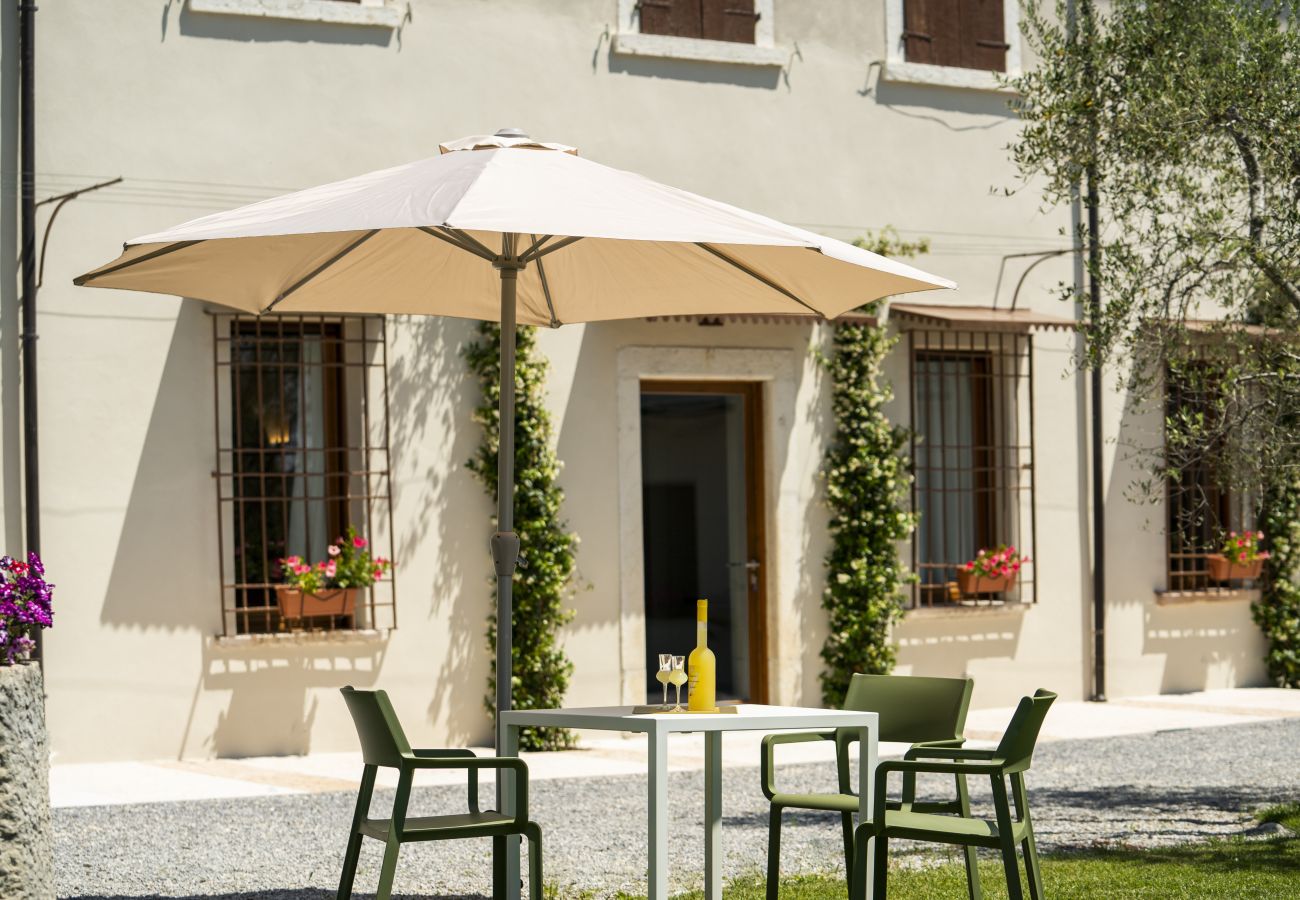 Apartment in San Felice del Benaco - Palazzo Trevignane - La Grande Scuderia